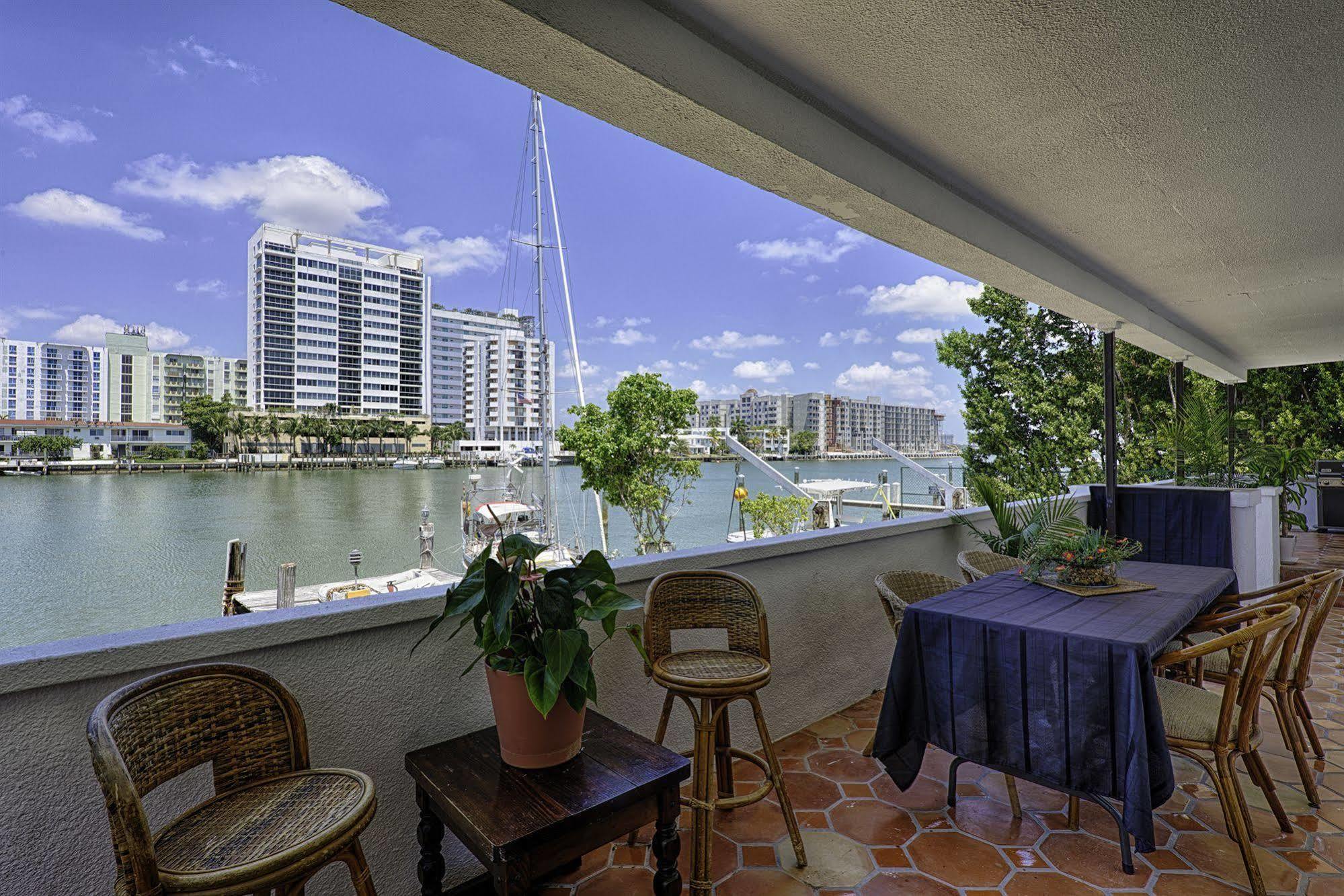 Miami Whitehouse Apartments North Bay Village Bagian luar foto