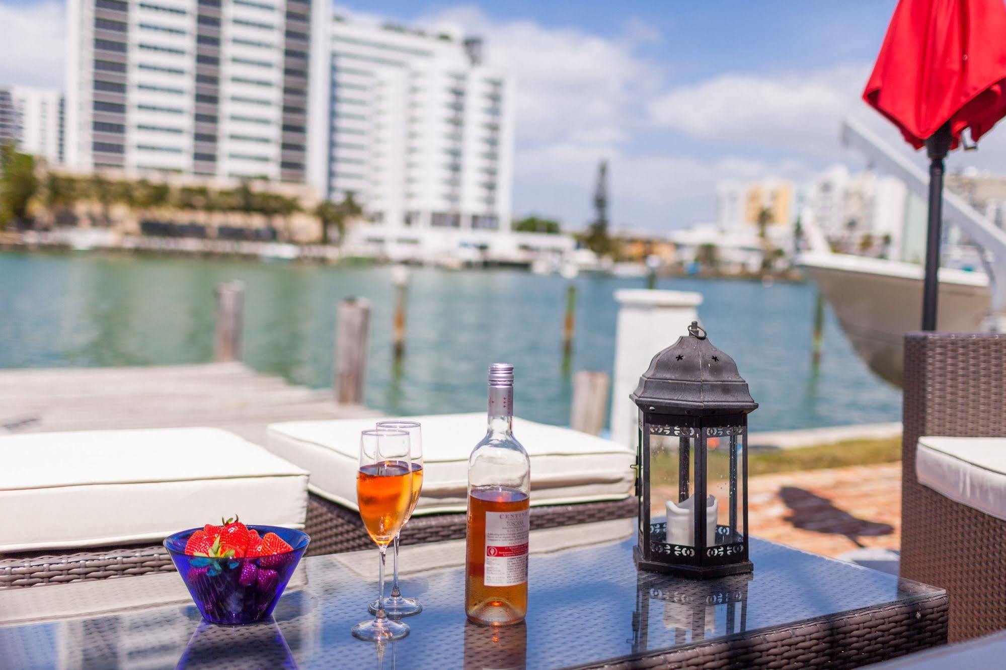 Miami Whitehouse Apartments North Bay Village Bagian luar foto