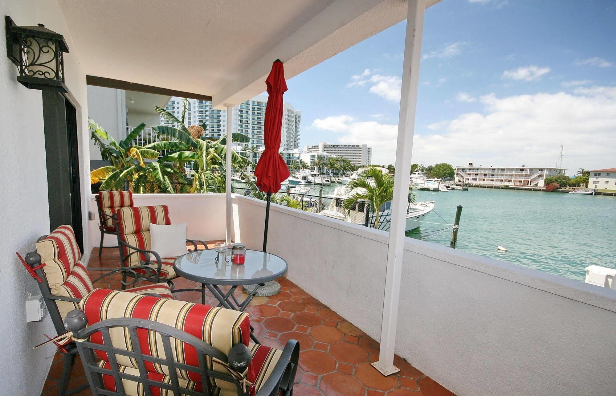 Miami Whitehouse Apartments North Bay Village Bagian luar foto